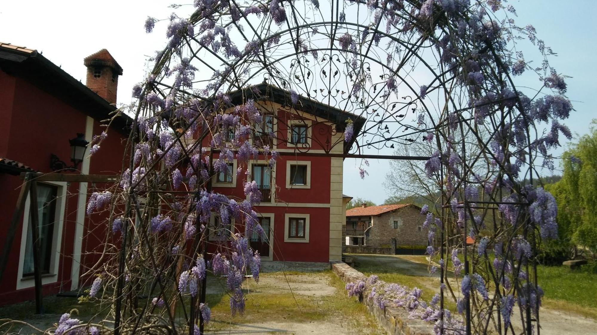 Posada Santa Eulalia Villanueva de la Peña Exterior foto